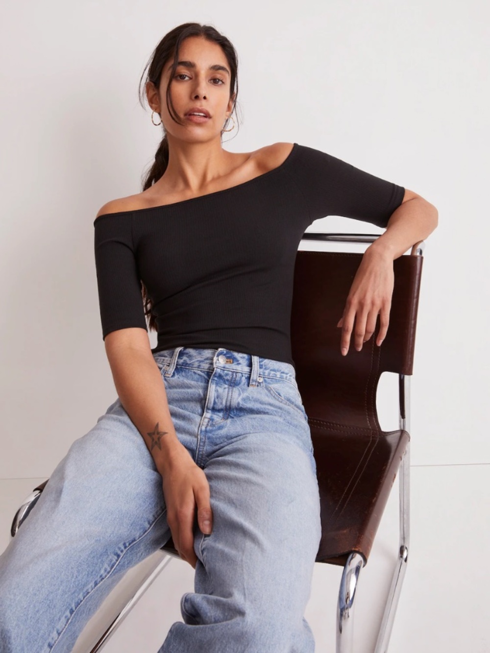 Madewell Off-Shoulder Tee in Sleekhold